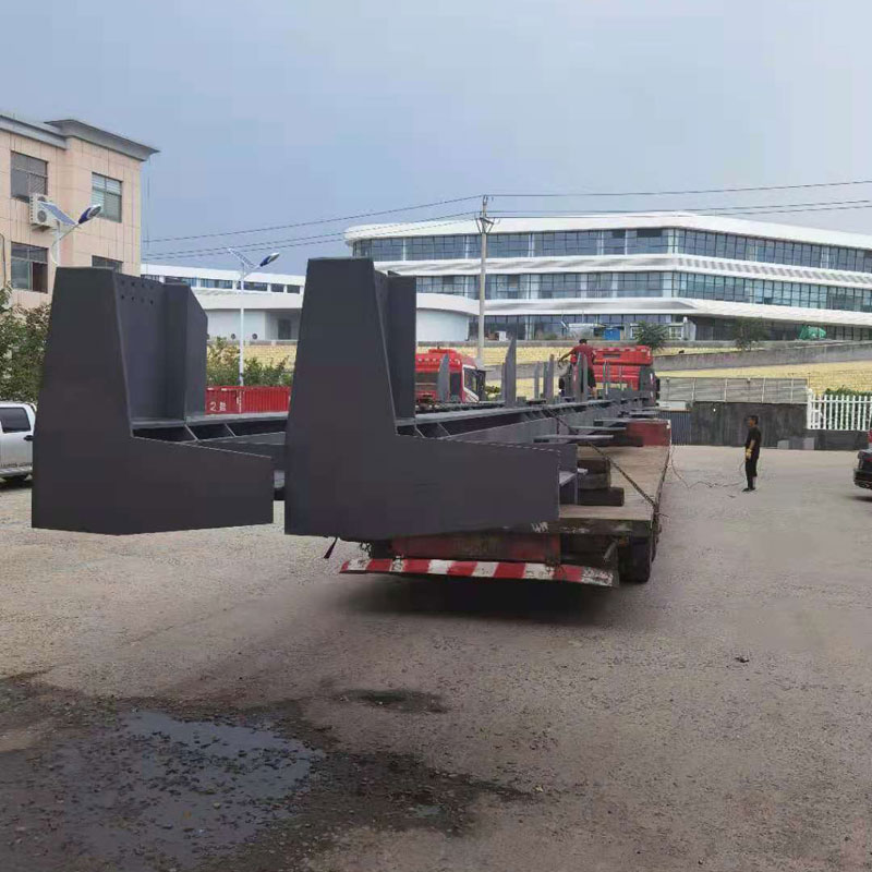鋼構件